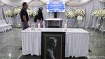 Suasana Haru Selimuti Rumah Duka Kwik Kian Gie