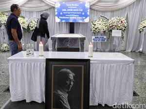 Kwik Kian Gie Dikremasi Kamis Besok, Digelar Tertutup untuk Keluarga