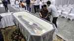 Suasana Haru Selimuti Rumah Duka Kwik Kian Gie