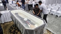 Kwik Kian Gie wafat pada usia 90 ahun. Semasa hidupnya, ia pernah menjabat sebagai Menteri Koordinator Perekonomian era Presiden Abdurrahman Wahid dan juga Menteri Perencanaan Pembangunan Nasional. Ia juga dikenal luas lewat pemikiran-pemikiran ekonomi yang berpihak pada keadilan sosial dan kemandirian nasional.