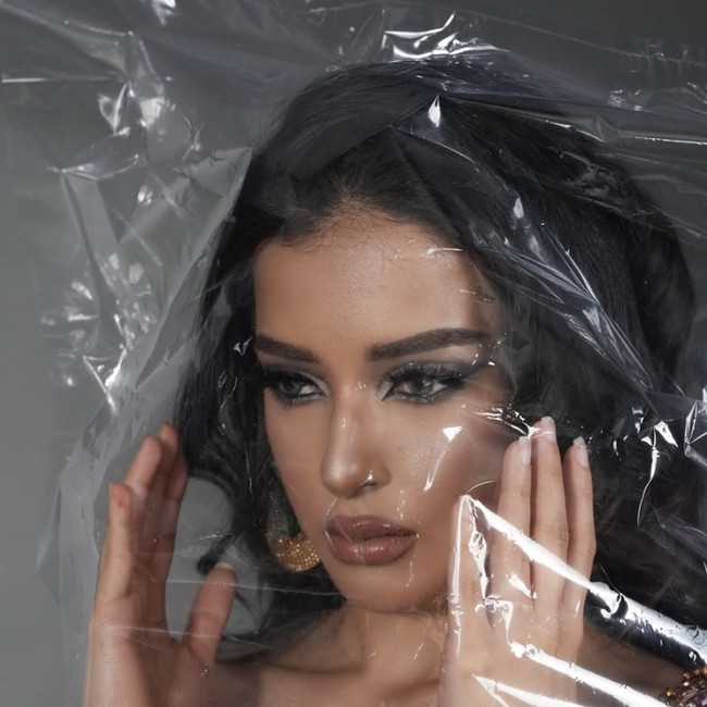 6 Potret Tasya Farasya Jadi Barbie Hidup, Kecantikannya Dipuji bak Boneka