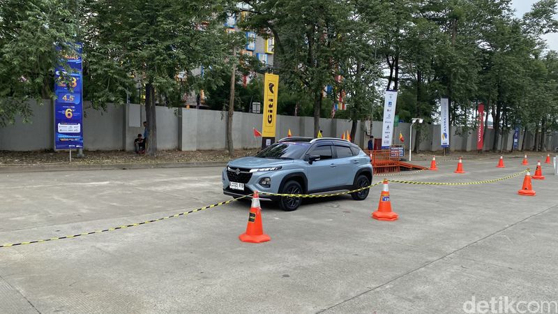 Test Drive Suzuki Fronx di GIIAS 2025