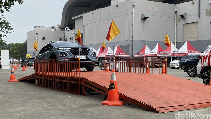 Test Drive Suzuki Fronx di GIIAS 2025