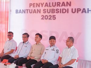 Wapres-Menaker Tinjau Penyaluran BSU Peserta BPJS Tenaga Kerja di Pekanbaru