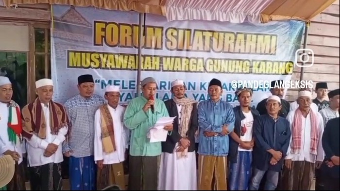Warga Tolak Gunung Karang Jadi Destinasi Wisata (Tangkapan layar video viral)
