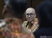 Kala Eks Dirut Taspen Kosasih Bertemu 4 Mantan Istri-Pacar di Pengadilan