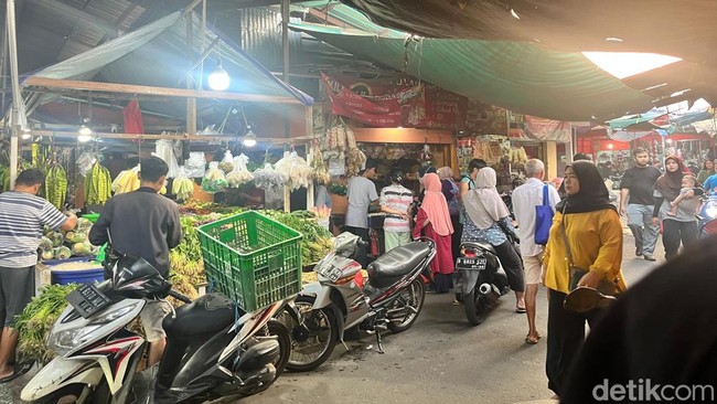 Ibu-ibu Curhat Belanja Rp 100.000 di Pasar Nggak Cukup buat Sehari