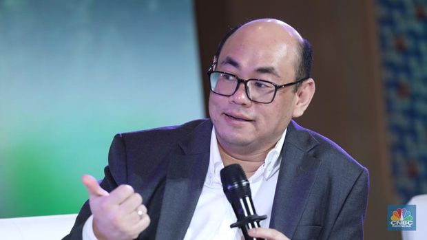 Co-Founder & CEO Pagatan Usaha Makmur, Rio Christiawan menyampaikan paparan dalam acara Merdeka Polusi di 25Hours Hotel, Jakarta, Rabu (30/7/2025). (CNCB Indonesia/Tri Susilo)