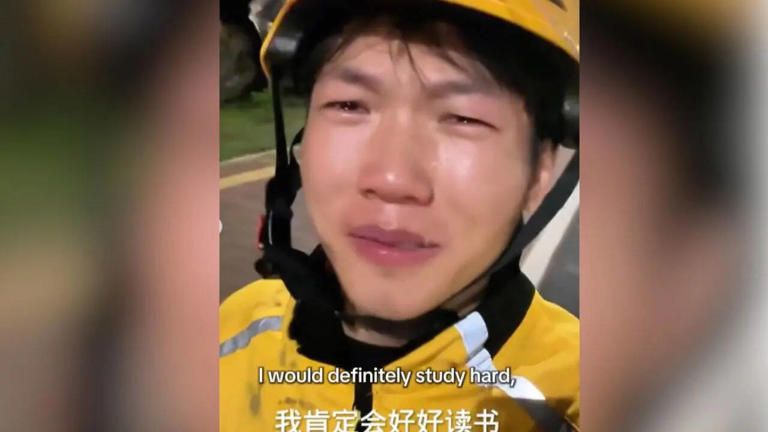Pengantar makanan di China ini menangis dan curhat lewat video, karena lelah harus antar makanan selama sepuluh jam.