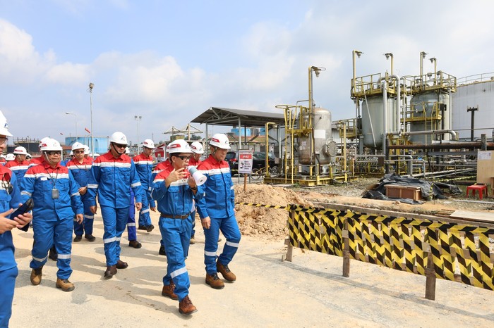 Direktur Utama PT Pertamina (Persero) Simon Aloysius Mantiri melakukan tinjauan kerja ke PT Pertamina Hulu Rokan (PHR), blok migas terbesar di Indonesia, Selasa (29/7).