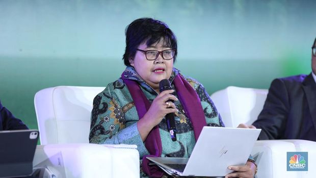 Dirut Diseminasi dan Pemanfaatan Riset dan Inovasi Daerah, Sri Nuryanti saat menyampaikan paparan dalam acara Merdeka Polusi di 25Hours Hotel, Jakarta, Rabu (30/7/2025). (CNBC Indonesia/Tri Susilo)