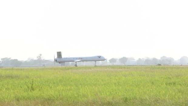 Elang Hitam, drone MALE buatan PT Dirgantara Indonesia.