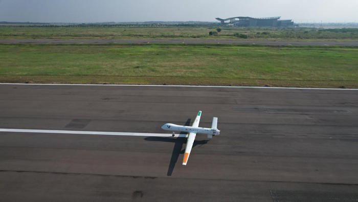 Elang Hitam, drone MALE buatan PT Dirgantara Indonesia.