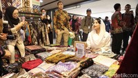 Yayasan Batik Indonesia, yang telah diakui secara internasional melalui akreditasi Warisan Budaya Takbenda UNESCO (No. 90487), terus berkomitmen untuk melestarikan, melindungi, dan memasyarakatkan batik sebagai identitas budaya bangsa Indonesia.