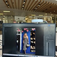 Menanggapi kontroversi tersebut, Seraphinne Vallora sebagai agensi kreatif di balik proyek ini akhirnya buka suara melalui Instagram. “Kenapa engineer, desainer grafis, seniman 3D, arsitek, siapa pun yang kreatif tak bisa juga menciptakan keindahan?” tulis Valentina Gonzalez dan Andreea Petrescu, pendiri Seraphinne Vallora. “Malah lucunya, kami juga mempekerjakan fotografer dan model sebagai bagian dari proses kreatif kami,” tambah mereka. Foto: dok. Instagram @seraphinnevallora
