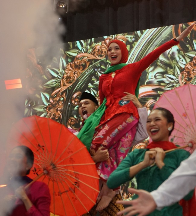 Sebelumnya Isabel sendiri diketahui sempat mengikuti Gadis Sampul 2023. Warisi kecantikan sang mama, paras Isabel kerap curi atensi. Foto: Instagram/@isabel.azhari