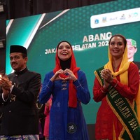 Di kemenangannya tersebut, putri Ayu Azhari dan Mike Tramp itu bersanding dengan Raynald yang juga dinobatkan menjadi Abang Jakarta Selatan 2025. Foto: Instagram/@isabel.azhari