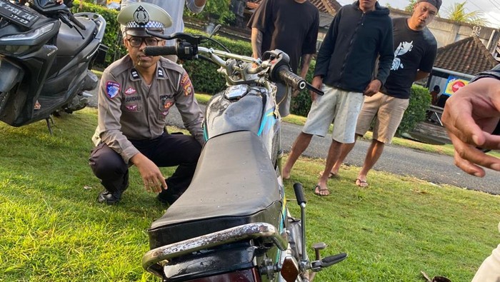 Jenazah pria ditemukan di saluran irigasi di Banjar Tengah, Desa Yehkuning, Kecamatan Jembrana, Rabu (30/7/2025).