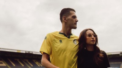 8 Foto Mesra Justin Hubner Perkenalan Klub Baru Didampingi Jennifer Coppen