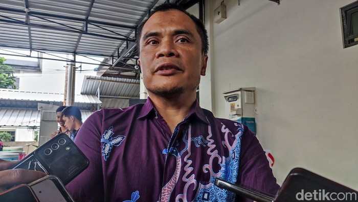 Kepala Dinas Kominfo Sleman, Budi Santosa saat memberikan keterangan kepada wartawan, Rabu (30/7/2025)