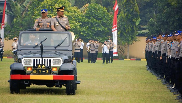 Kapolda Jatim Irjen Nanang Avianto saat membuka Pendidikan Bintara-Tamtama 2025/2026