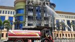 Penampakan Gedung Madinah Al Munawwarah Asrama Haji Medan Hangus Terbakar