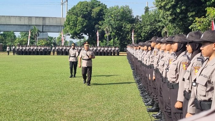 Kepala Lembaga Pendidikan dan Pelatihan (Kalemdiklat) Polri Komjen Chryshnanda Dwilaksana memimpin upacara Pembukaan Pendidikan Pembentukan Bintara Polwan Angkatan ke-58.