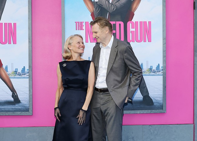 Liam Neeson diketahui menikah dengan aktris Natasha Richardson, yang meninggal dunia pada 2009 akibat kecelakaan ski. Sementara itu Pamela telah lima kali menikah, dengan perceraian terakhirnya terjadi pada Januari 2022. Foto: Getty Images/Dia Dipasupil