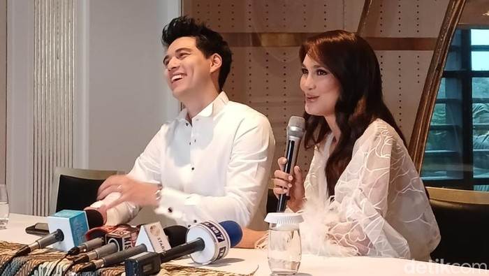 Luna Maya dan Maxime Bouttier jumpa pers di Four Season Hotel, Jakarta Selatan, Rabu (30/7/2025).