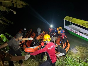 Jatuh ke Sungai Saat Mengecat Besi Jembatan, 2 Pria di Sulbar Tewas