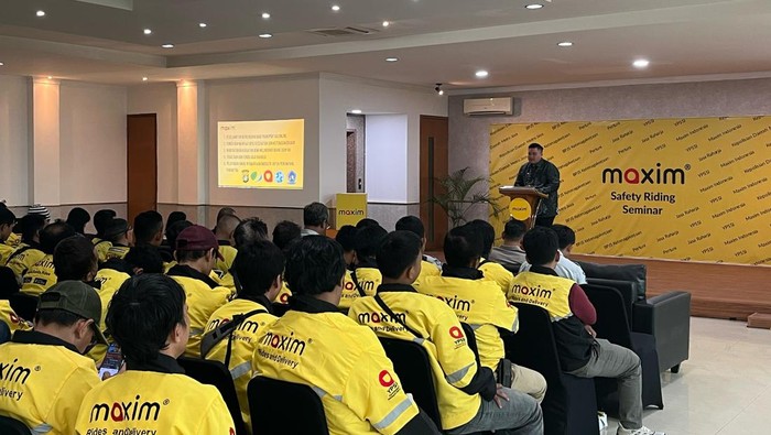 Maxim Indonesia menggelar seminar keselamatan berkendara bertajuk Maxim Safety Riding Seminar.