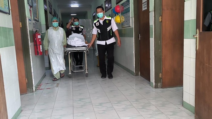 Jenazah SAC (30) driver ojek online yang dihabisi Syahrama usai diautopsi