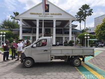 Gugat Jokowi, Aufaa Bawa Mobil Esemka saat Sidang di PN Solo