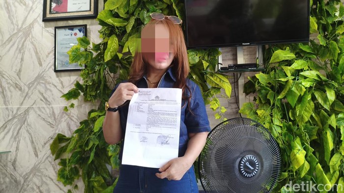 NH (45) melaporkan suami sirinya ke Polsek Taman Sidoarjo