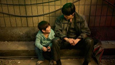 Momen Lee Minho dan Cast Omniscient Reader saat Break Syuting