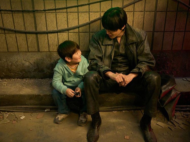 Momen Lee Minho dan Cast Omniscient Reader saat Break Syuting