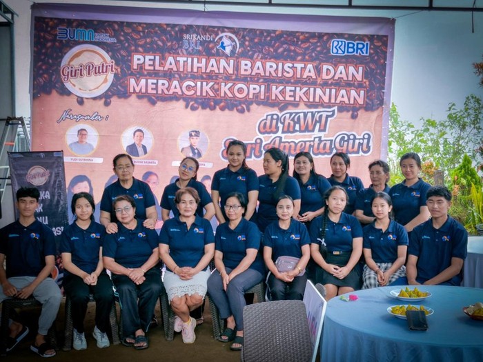 BRI Region 17/ Denpasar memberi pelatihan meracik kopi (barista) untuk KWT Sari Amerta Giri selama dua hari di Buleleng, Bali.