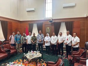 Khofifah Bertemu Pertamina Pastikan Stok BBM Jember dan Sekitarnya Aman