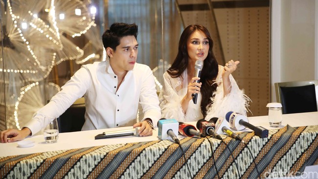 Undangan harusnya 500 undangan, jadinya hampir 800 undangan karena gedung ini muatnya 700. Semoga semuanya aman, sebenarnya banyak yang baru isi rsvp dekat-dekat ini karena banyak event mungkin 10-20% macet tapi we will see, sautnya. Foto: Pradita Utama/detikcom.