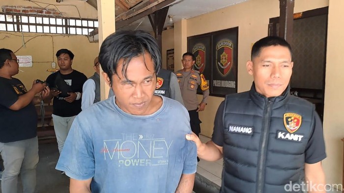 Yusuf, yang pernah viral tinggal di kolong jembatan bersama bayinya kini ditetapkan jadi tersangka penggelapan Polsek Mojoagung, Jombang