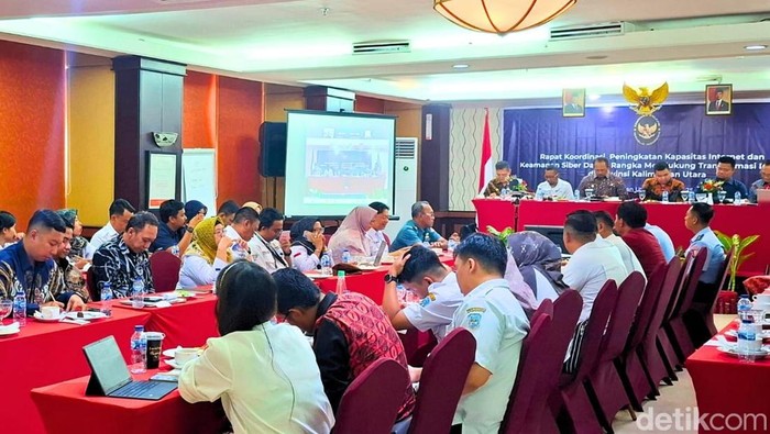 Rapat Koordinasi (Rakor) peningkatan kapasitas internet dan keamanan siber di Tarakan.