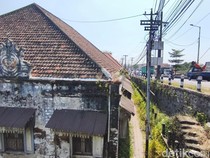 Foto: Melihat Lebih Dekat Rumah Kuno Ikonik di Porong Sidoarjo