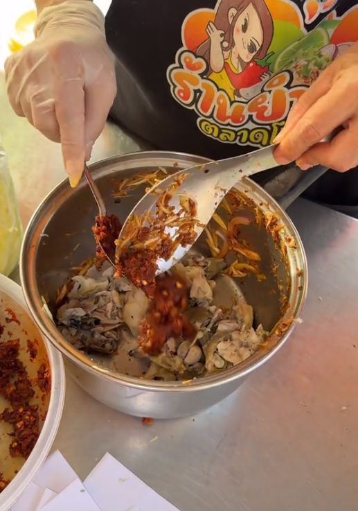 Viral! Menu Salad Kodok yang Bikin Netizen Bergidik Ngeri