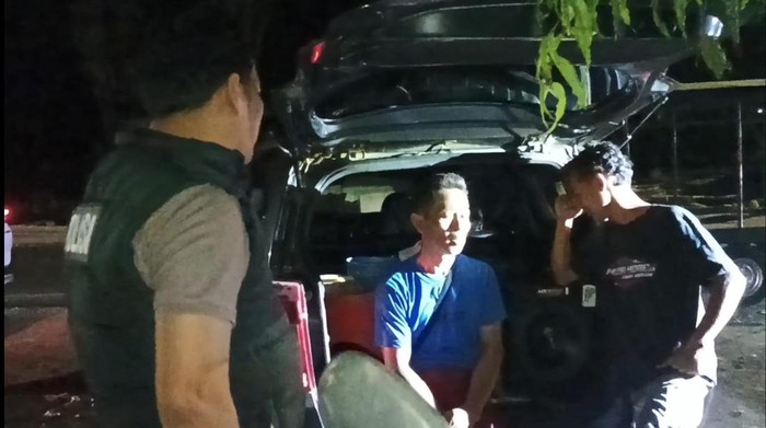 Salah satu penimbun BBM dari 8 orang yang diringkus Polres Jember. Mereka memanfaatkan situasi kelangkaan BBM di Jember.