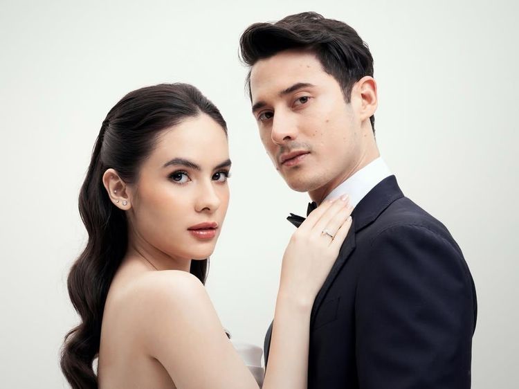 Foto Bareng Nino Fernandez, Cincin di Jari Manis Steffi Zamora Jadi Sorotan