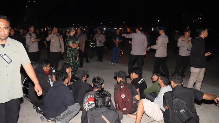Suporter yang diamankan