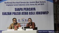 Temuan ini menunjukkan bahwa isu ijazah palsu belum mampu menggoyahkan kepercayaan mayoritas publik terhadap Jokowi, meskipun masih berpengaruh pada segmen-segmen strategis dalam dinamika politik nasional.