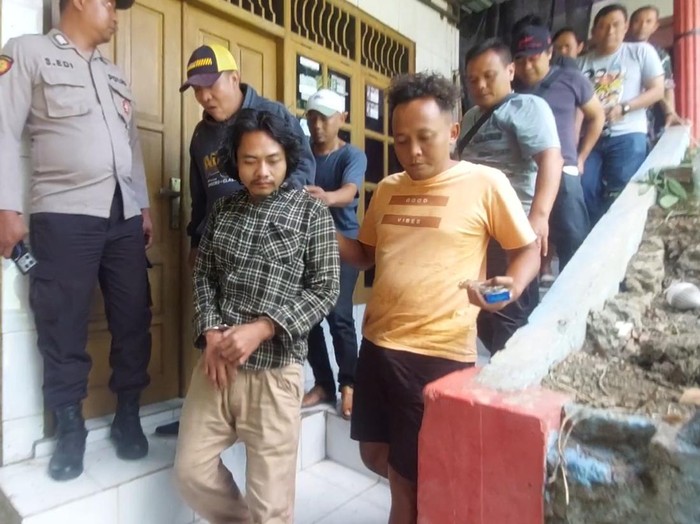 Terduga pembunuh ODGJ di Weleri Kendal ditangkap Tim Resmob Kendal di wilayah  Kota Semarang,  Rabu (30/7/2025).