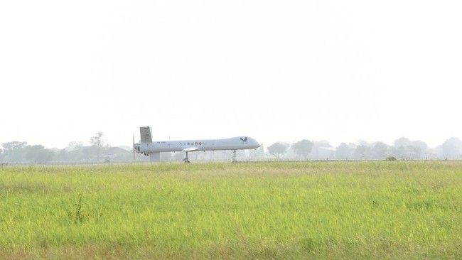 Drone Elang Hitam Buatan RI Sukses Terbang 24 Jam di 20 Ribu Kaki