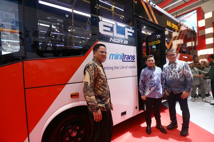Transjakarta Borong 53 Unit Bus Elf Baru buat Minitrans